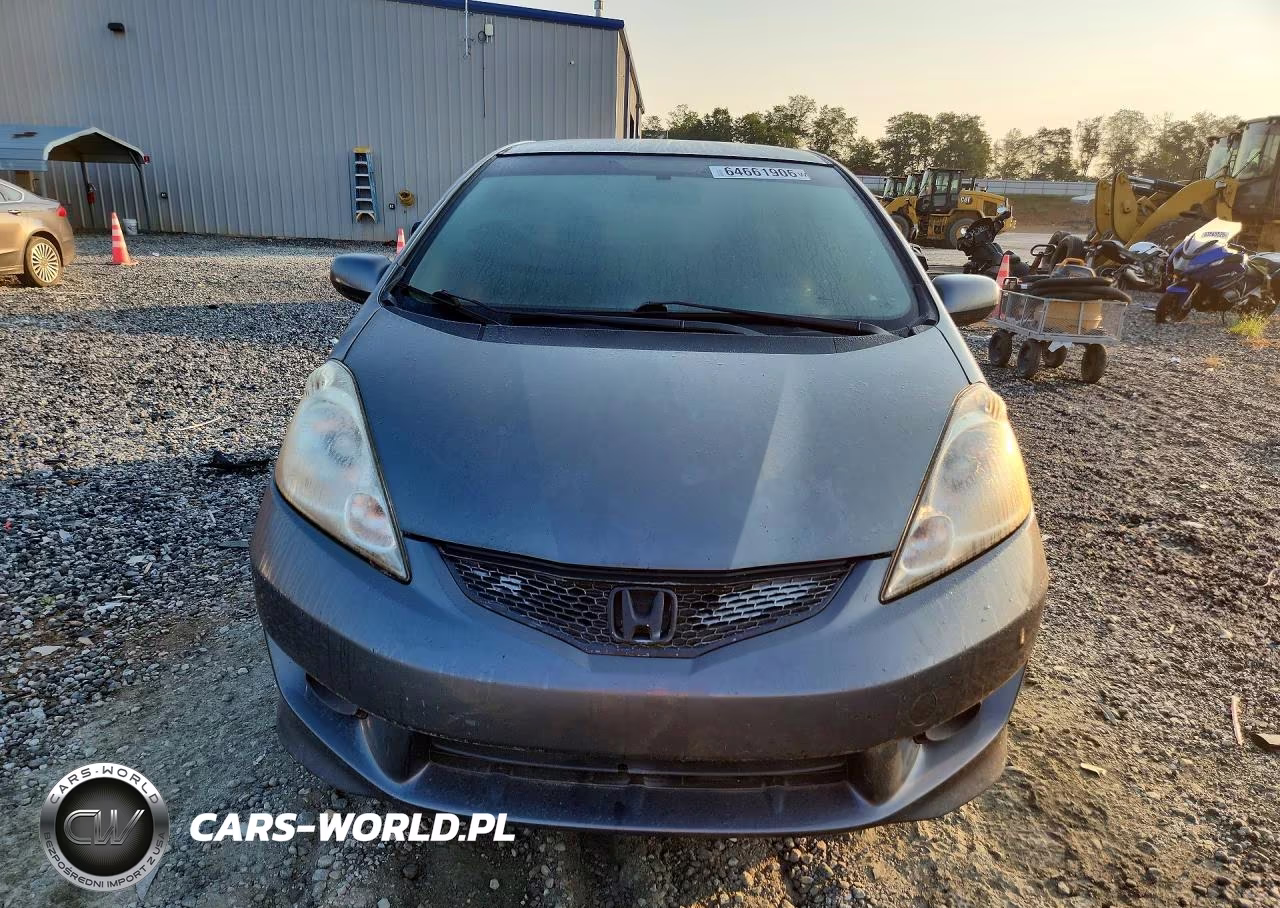 2011 Honda Fit Sport VIN:JHMGE8H54BC002140 - 5