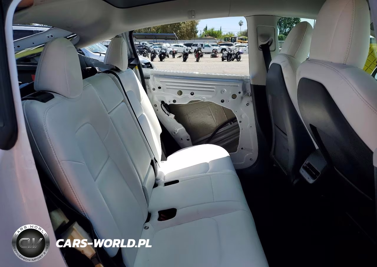 2023 Tesla Model Y VIN:7SAYGDEE2PF632653 - 11