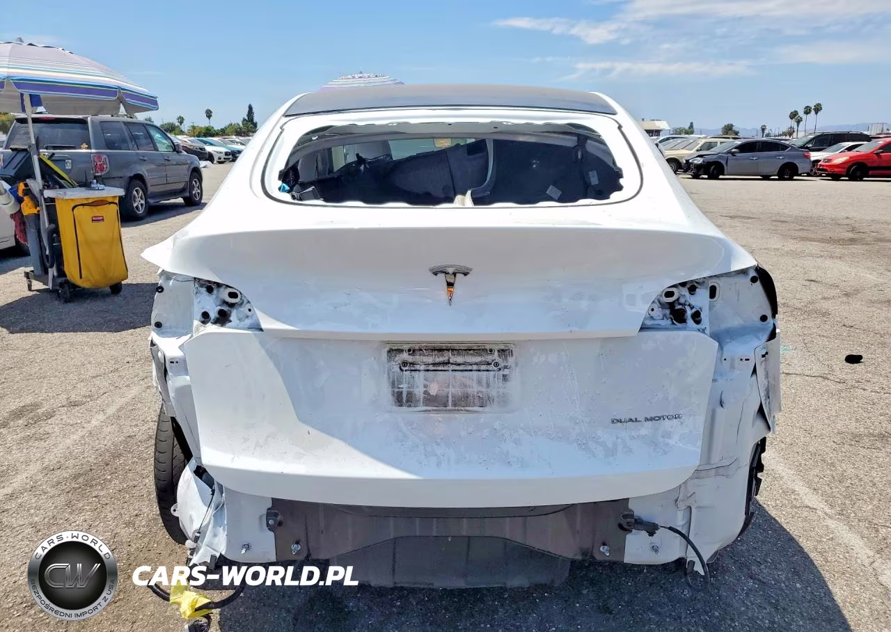 2023 Tesla Model Y VIN:7SAYGDEE2PF632653 - 6