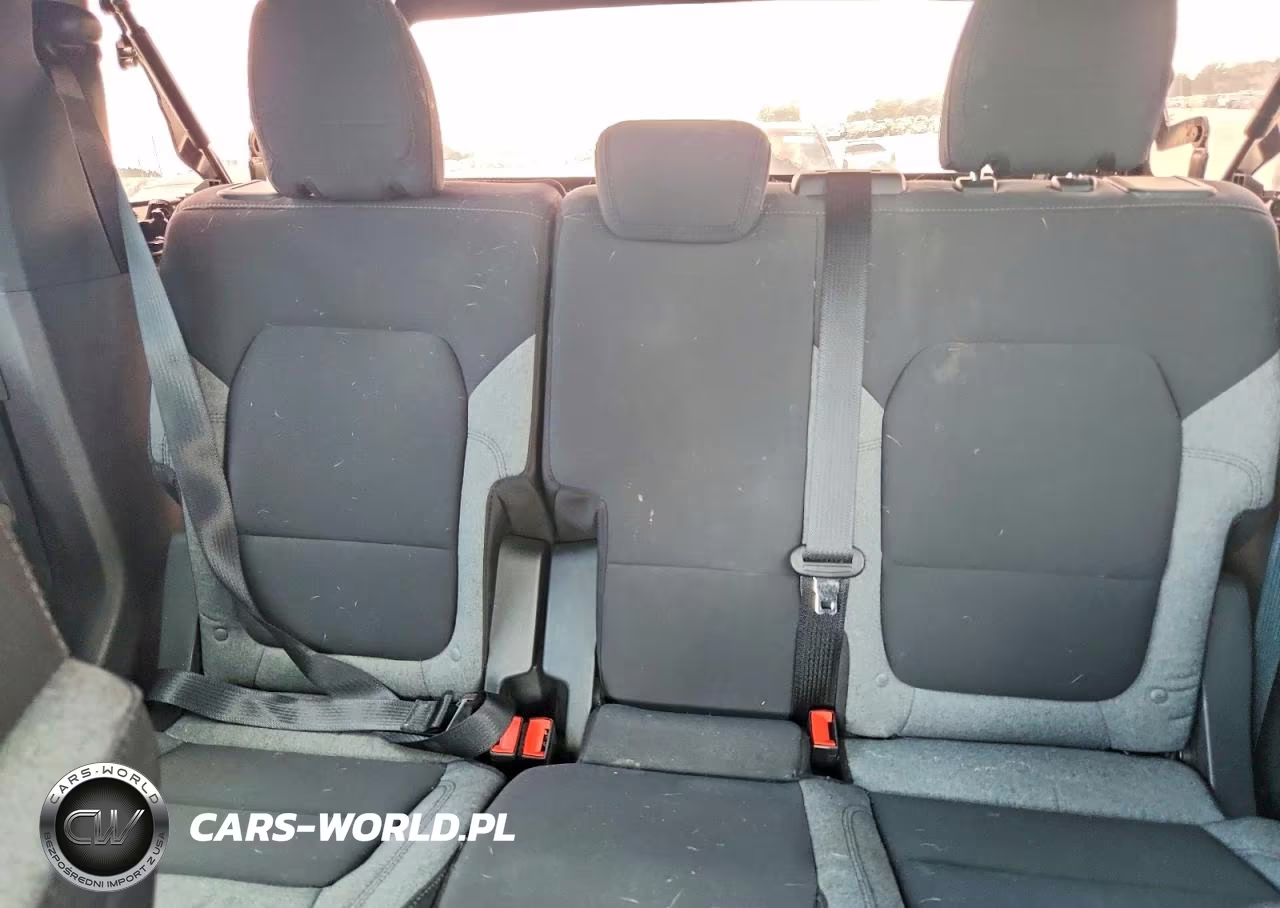 2022 Ford Bronco Base VIN:1FMDE5BH5NLB84758 - 10