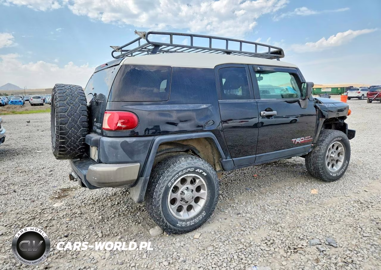 2008 Toyota Fj Cruiser Base VIN:JTEBU11F38K035696 - 3