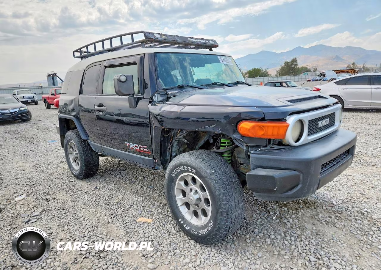 2008 Toyota Fj Cruiser Base VIN:JTEBU11F38K035696 - 4