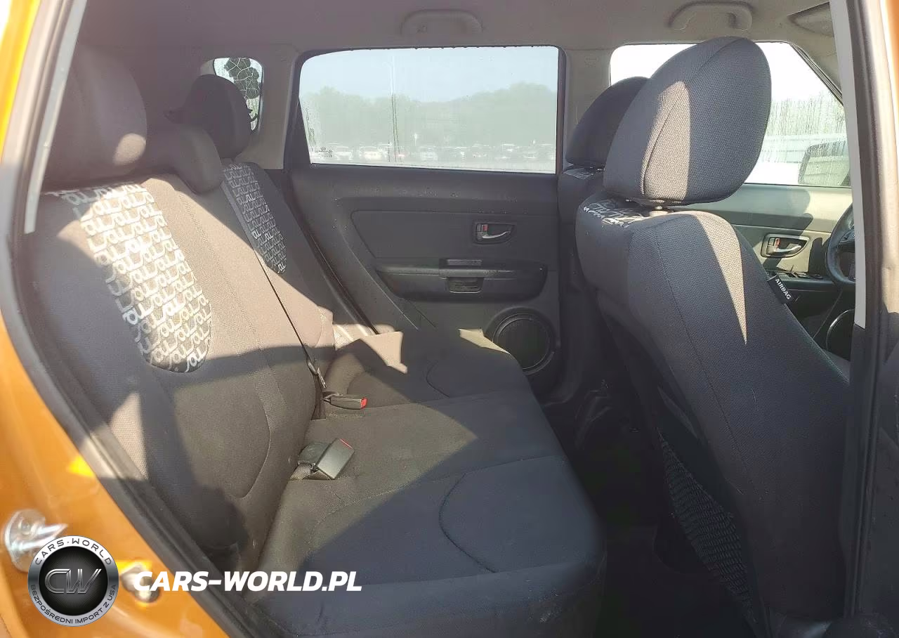 2011 Kia Soul + VIN:KNDJT2A29B7216558 - 10