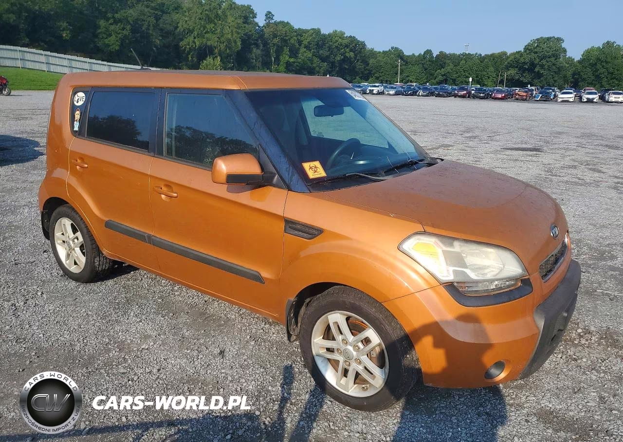 2011 Kia Soul + VIN:KNDJT2A29B7216558 - 4