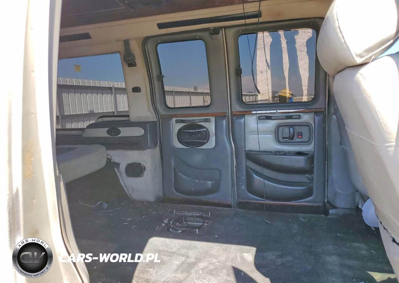 2003 Chevrolet Express G1500 VIN:1GBFG15T031158940 - 11