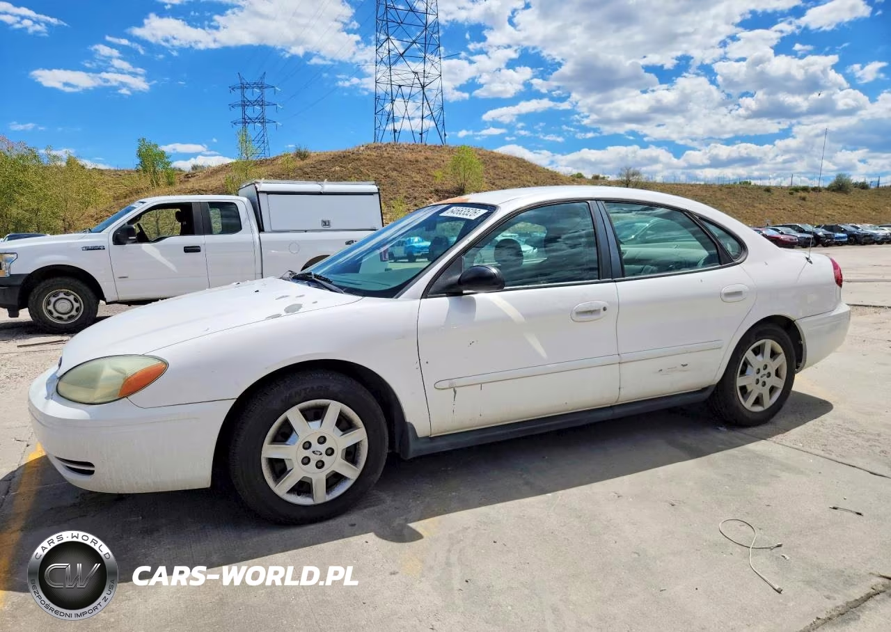 2004 Ford Taurus Se