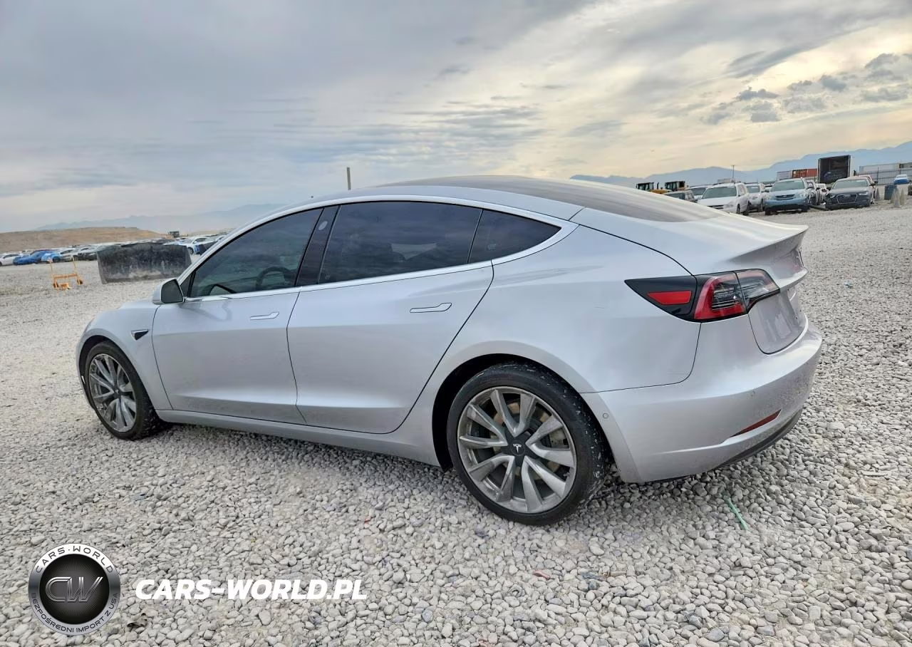 2018 Tesla Model 3 VIN:5YJ3E1EB4JF116951 - 2