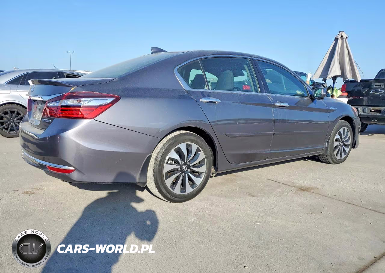 2017 Honda Accord Hybrid VIN:JHMCR6F32HC013395 - 3