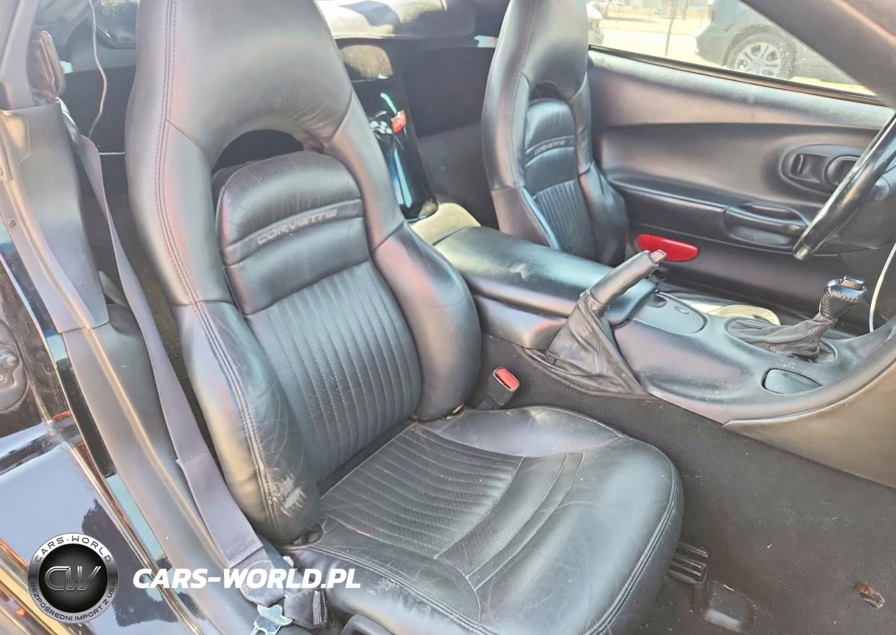 1998 Chevrolet Corvette VIN:1G1YY32GXW5111912 - 10