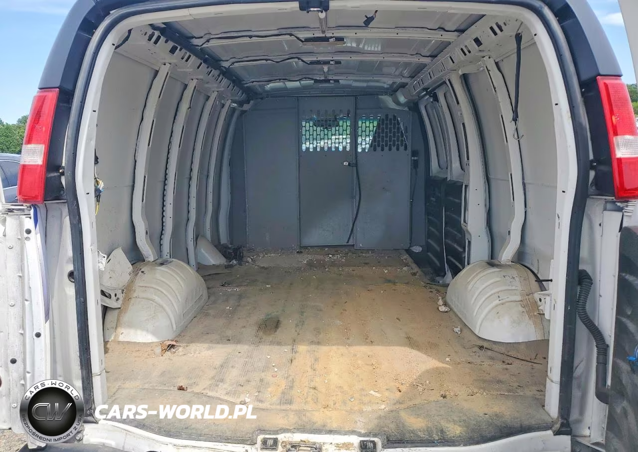2023 GMC Savana G2500 Delivery Van VIN:1GTW7AFP9P1159250 - 10