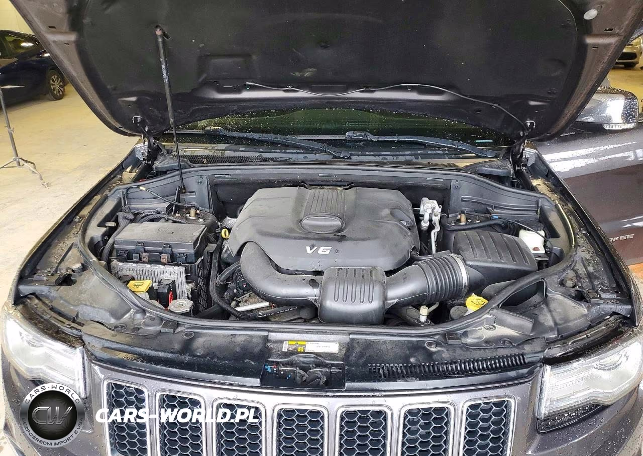2015 Jeep Grand Cherokee Overland VIN:1C4RJFCG2FC620095 - 12