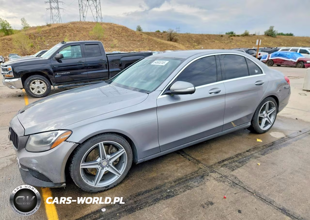 2015 Mercedes-Benz C 300 4Matic – zdjęcie 1 z 12
