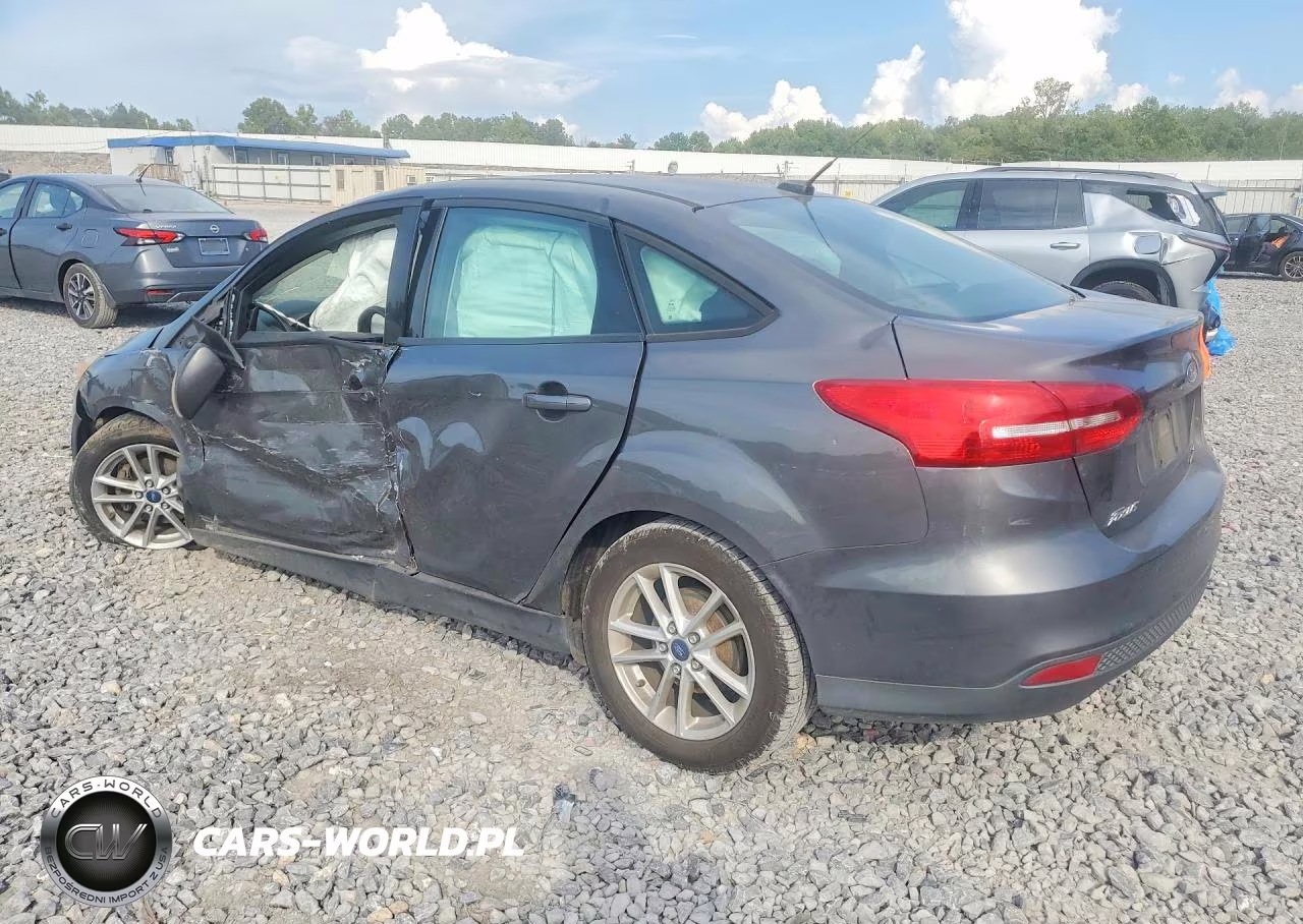 2015 Ford Focus Se VIN:1FADP3F22FL239604 - 2