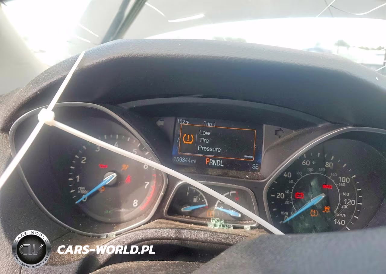 2015 Ford Focus Se VIN:1FADP3F22FL239604 - 9