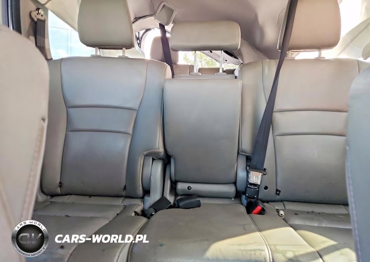 2017 Honda Pilot Touring VIN:5FNYF5H97HB023354 - 10