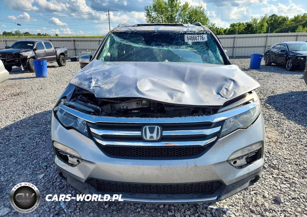 2017 Honda Pilot Touring VIN:5FNYF5H97HB023354 - 5
