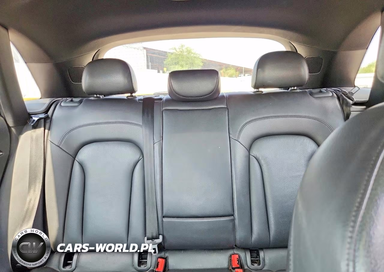 2018 Audi Q3 Premium Plus VIN:WA1JCCFS7JR015589 - 10