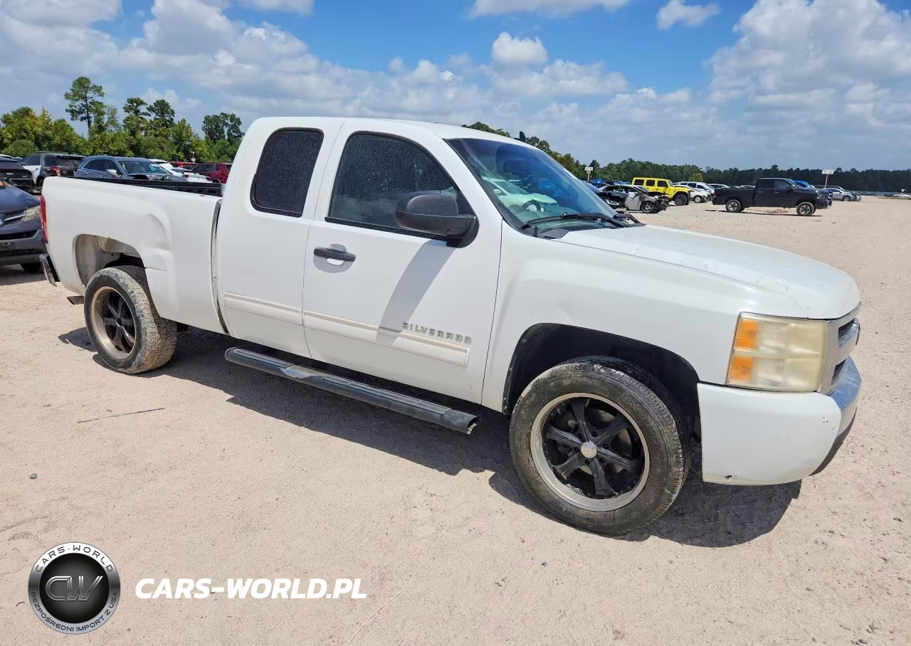 2011 Chevrolet Silverado C1500 Ls VIN:1GCRCREA1BZ257851 - 4