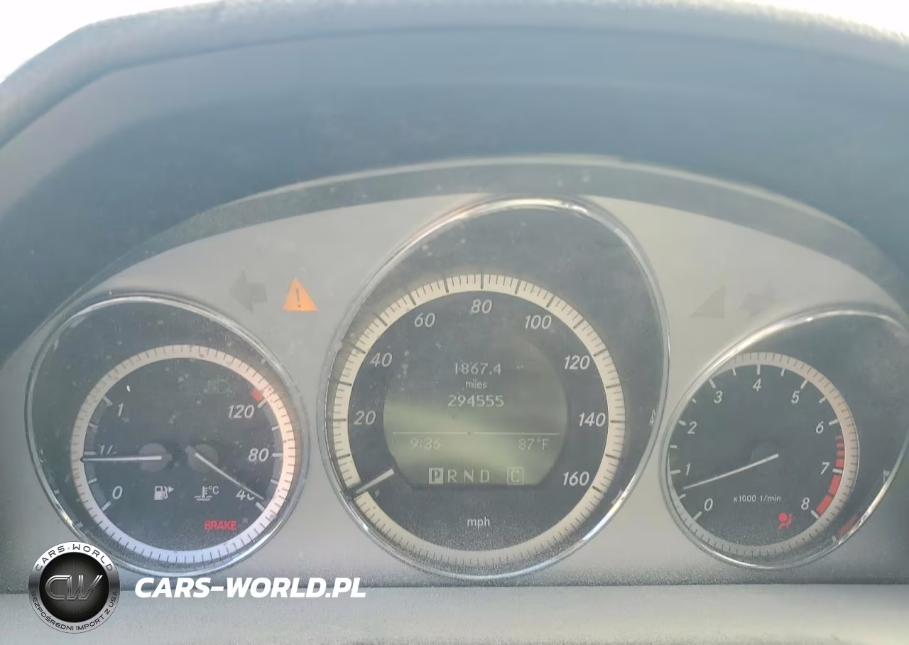 2010 Mercedes-Benz C 300 4Matic VIN:WDDGF8BB5AR100866 - 9