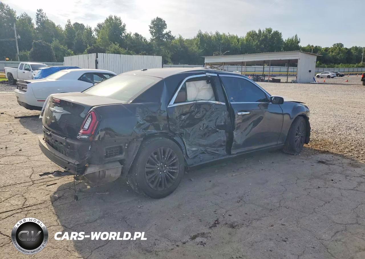 2013 Chrysler 300C Varvatos VIN:2C3CCAKG2DH645341 - 3
