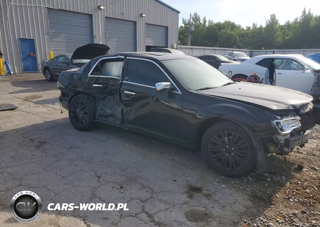 2013 Chrysler 300C Varvatos VIN:2C3CCAKG2DH645341 - 4
