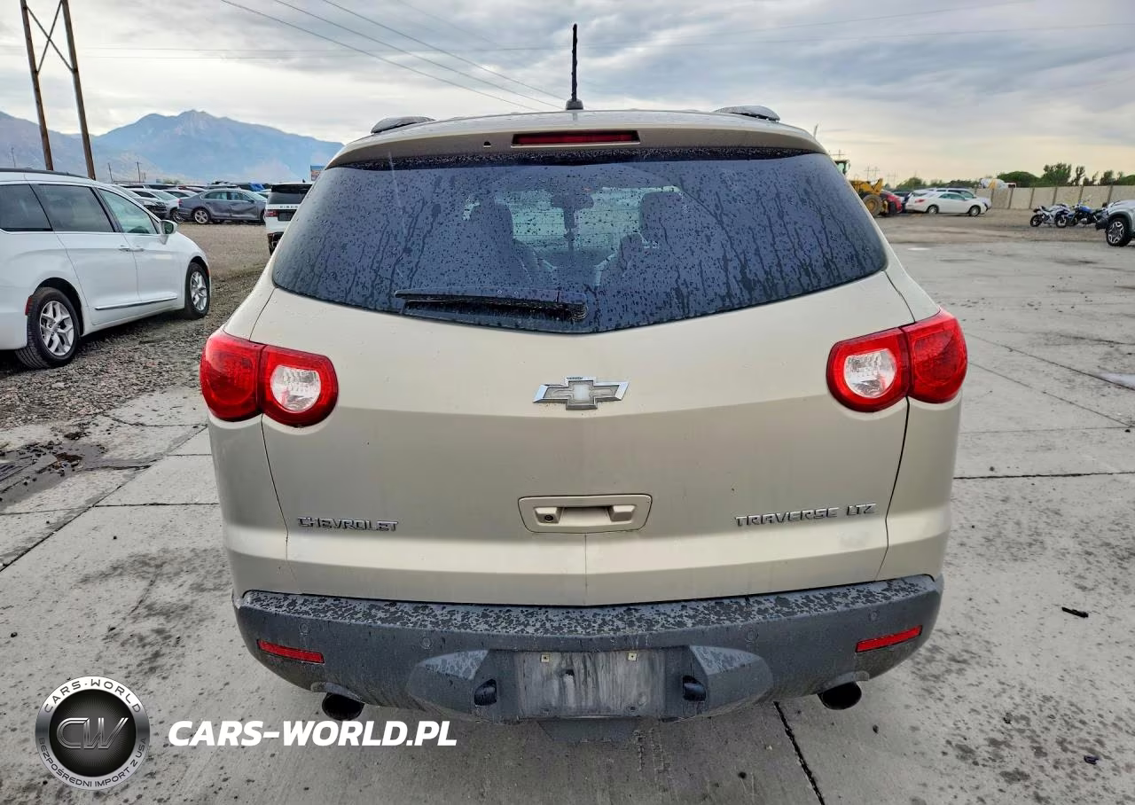 2010 Chevrolet Traverse VIN:1GNLRHED8AS115925 - 6