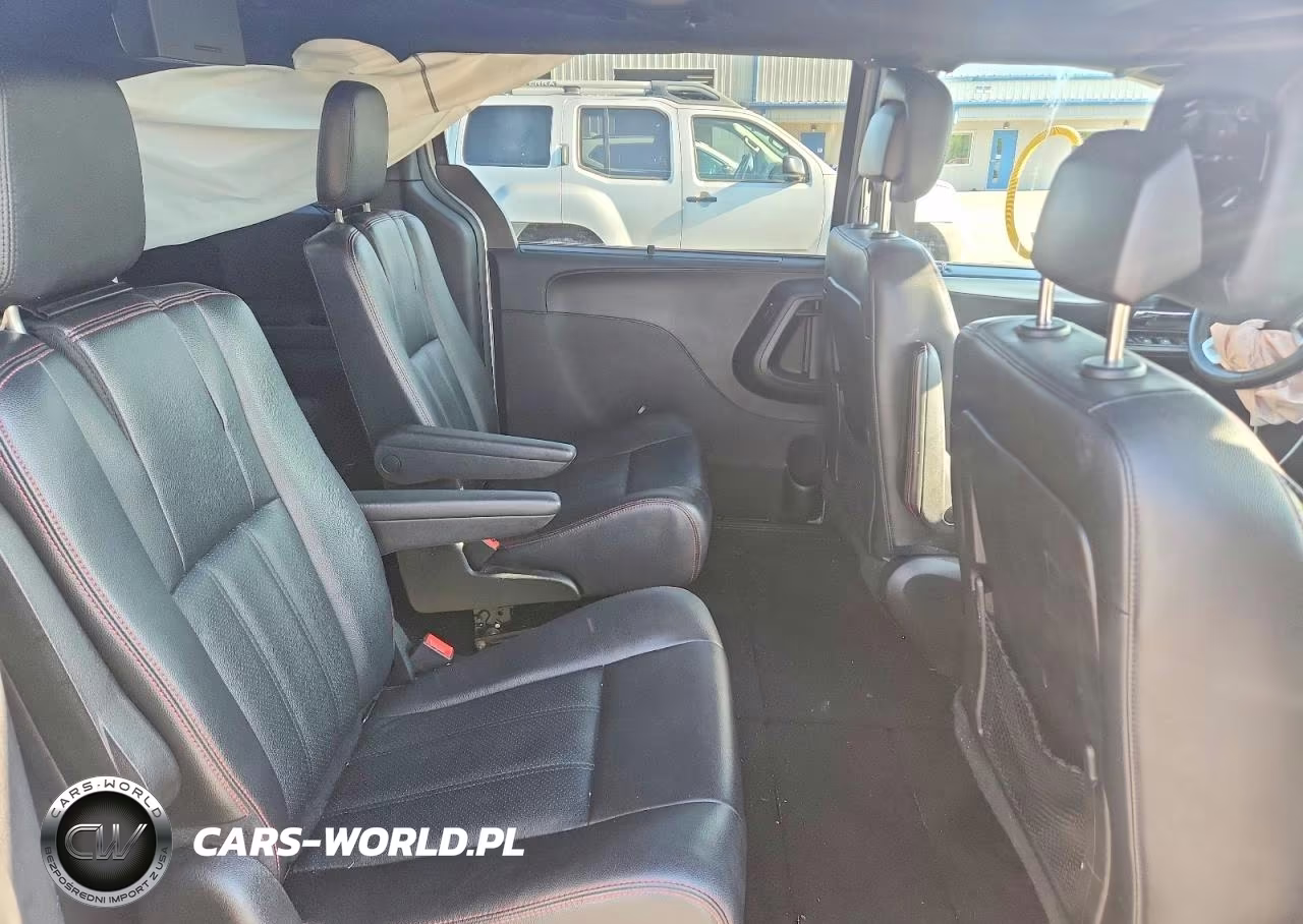2018 Dodge Grand Caravan Gt VIN:2C4RDGEG8JR324136 - 11