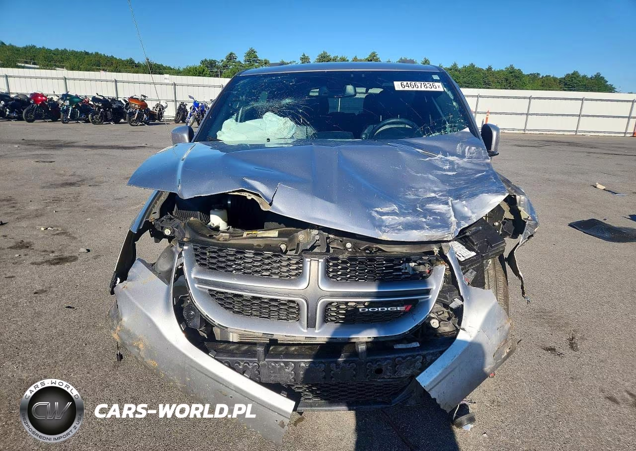 2018 Dodge Grand Caravan Gt VIN:2C4RDGEG8JR324136 - 5