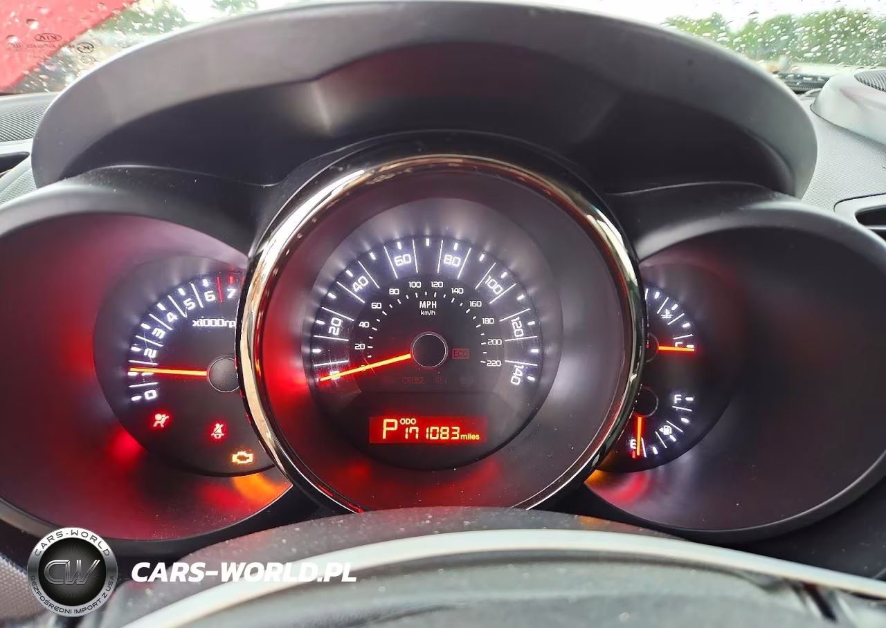 2011 Kia Soul + VIN:KNDJT2A22B7299556 - 9