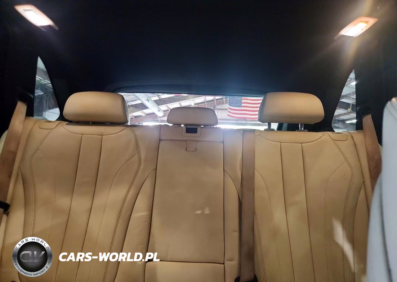 2018 BMW X5 xDrive35I VIN:5UXKR0C54J0X93213 - 10