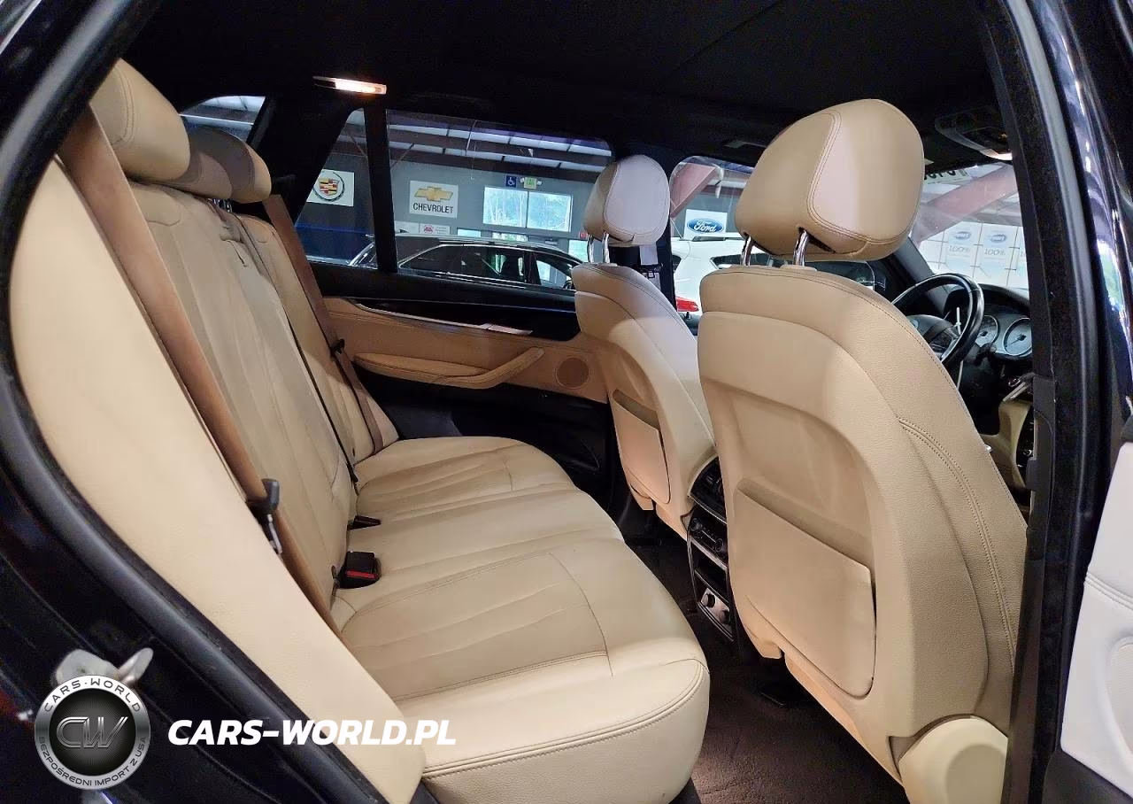 2018 BMW X5 xDrive35I VIN:5UXKR0C54J0X93213 - 11