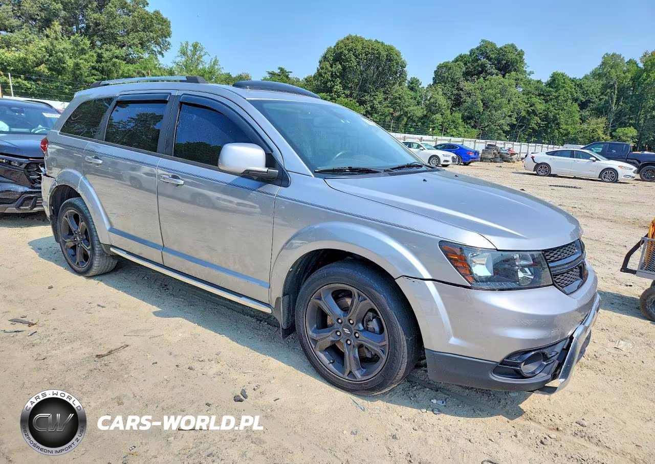 2018 Dodge Journey Crossroad VIN:3C4PDCGG4JT527907 - 4