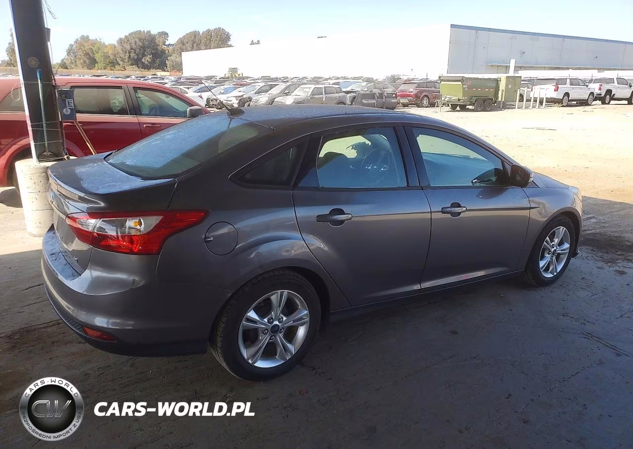 2014 Ford Focus Se VIN:1FADP3F26EL265203 - 3