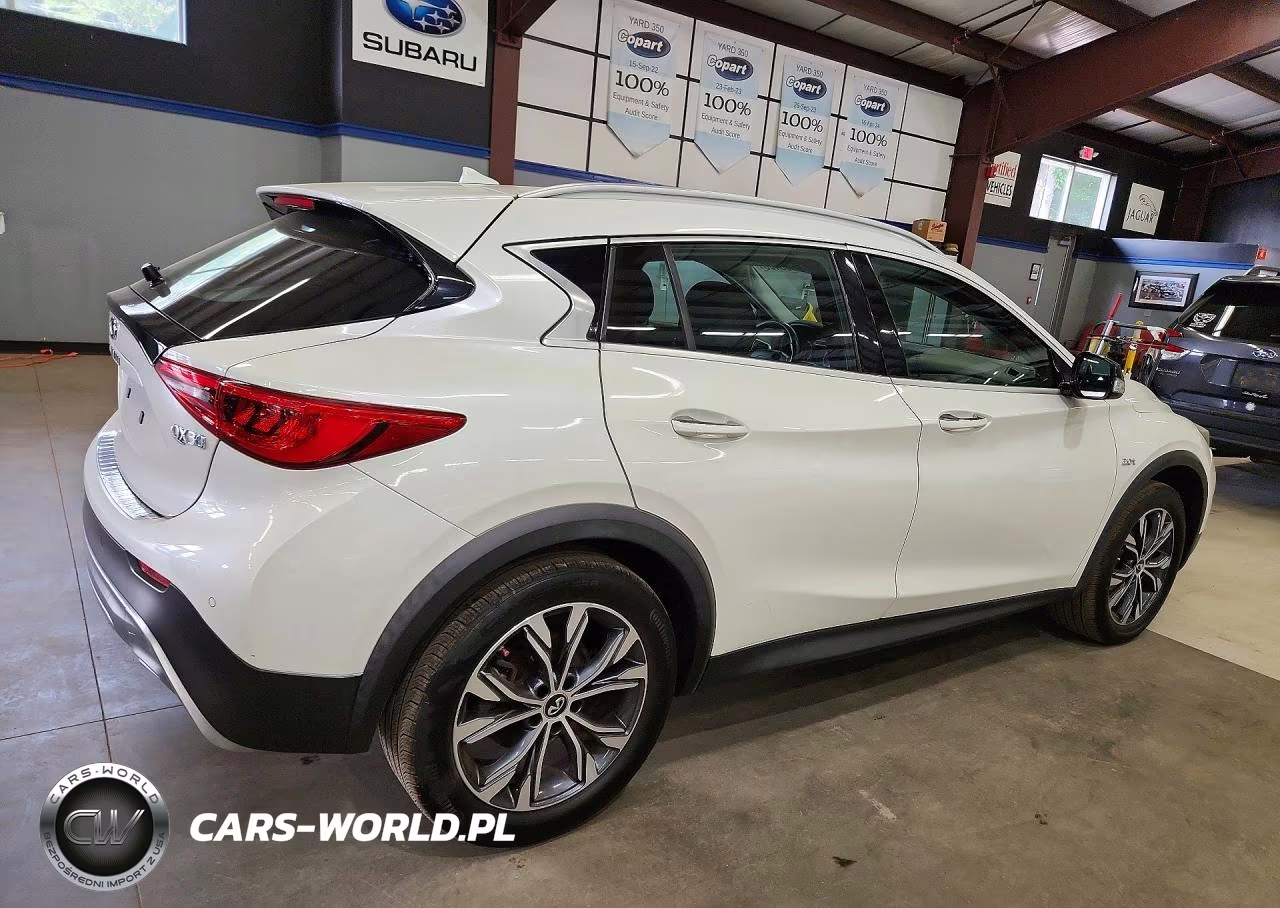 2017 Infiniti Qx30 Premium VIN:SJKCH5CR3HA025992 - 3