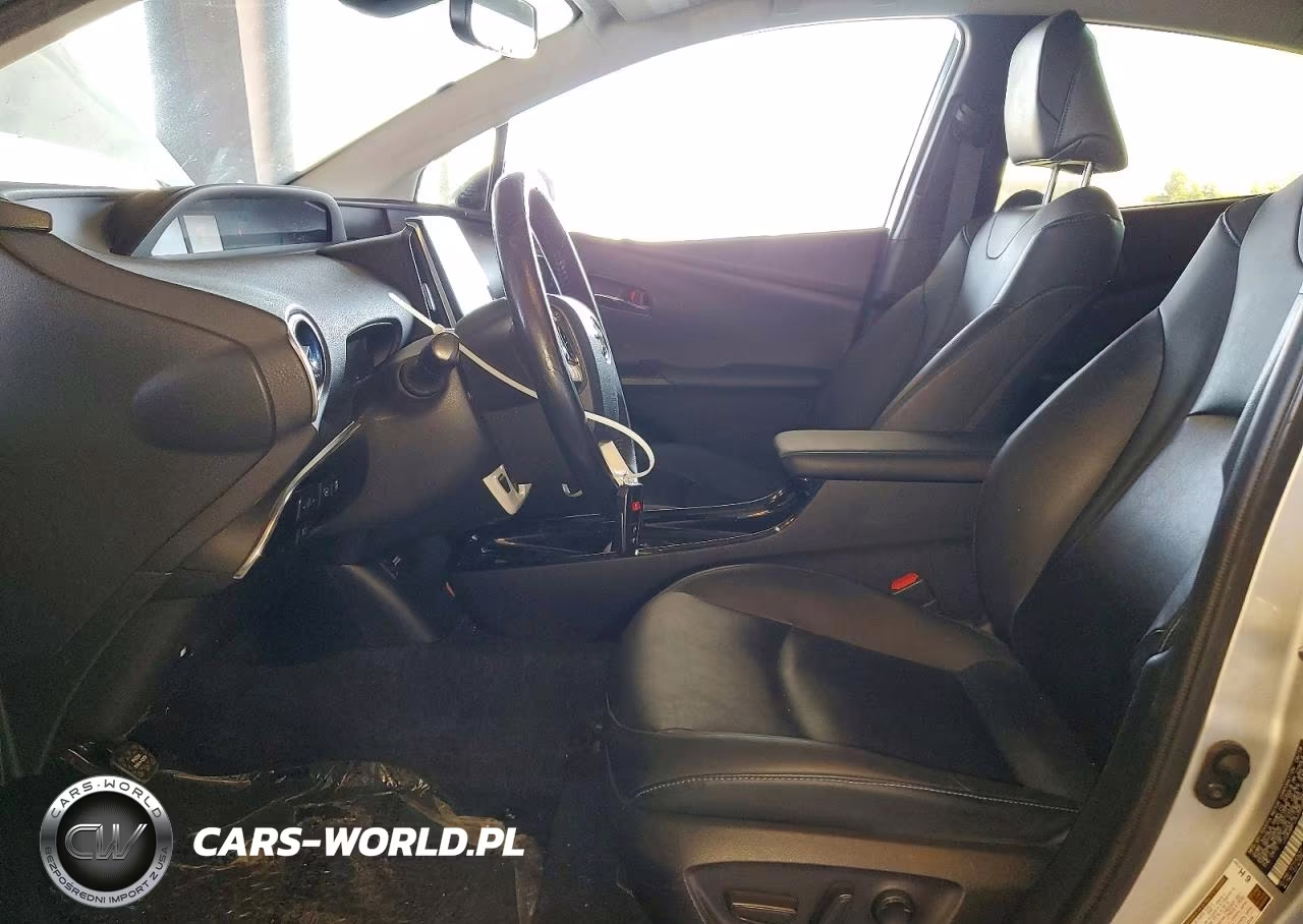 2018 Toyota Prius VIN:JTDKARFU3J3554895 - 7