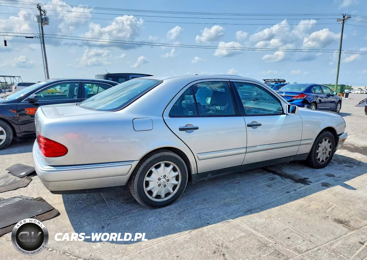 1999 Mercedes-Benz E 320 VIN:WDBJF65HXXA918247 - 3