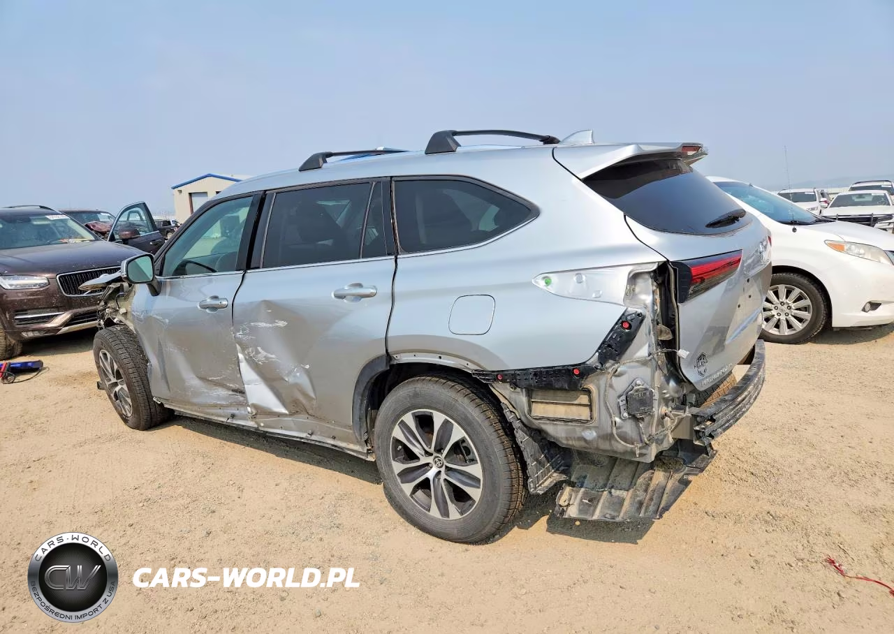 2021 Toyota Highlander Xle VIN:5TDHZRBH2MS153207 - 2