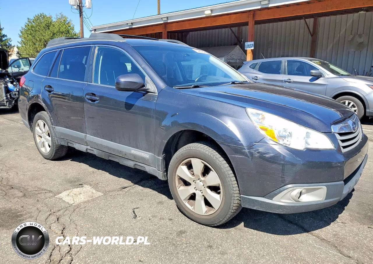 2011 Subaru Outback 2.5I Premium VIN:4S4BRBCC2B3404737 - 4
