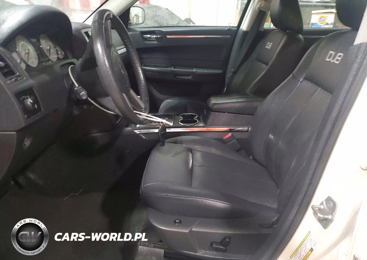 2008 Chrysler 300 Touring VIN:2C3KA53G88H331920 - 7