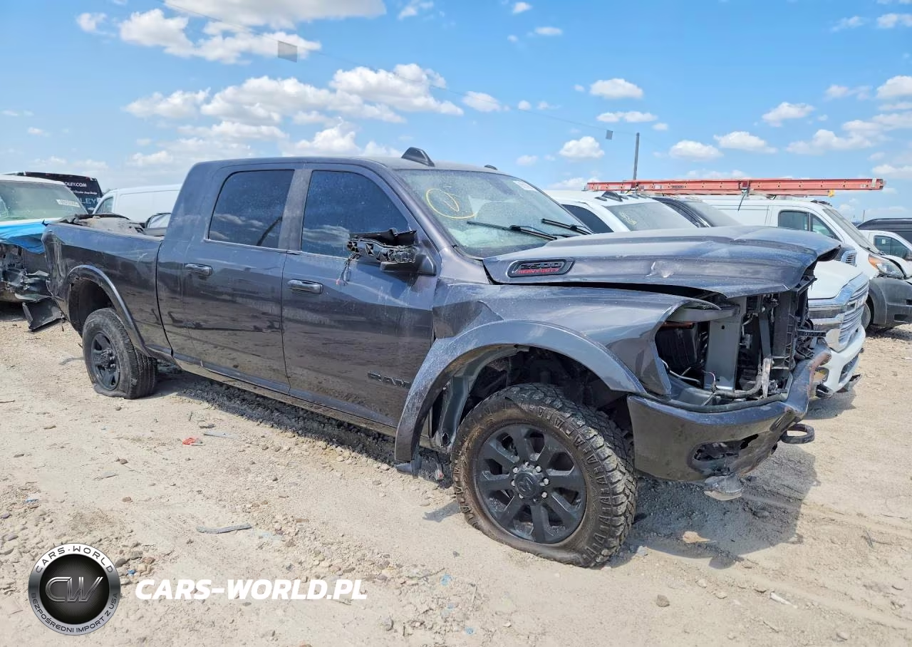 2022 Ram 2500 Laramie VIN:3C6UR5NL7NG240826 - 4