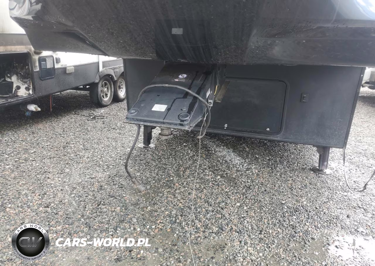2016 Heartland Cyclone Camper VIN:5SFCG4330GE312898 - 7