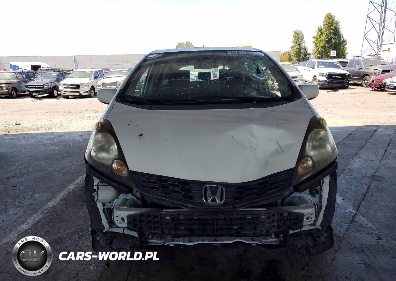 2013 Honda Fit Sport VIN:JHMGE8H53DC057407 - 5