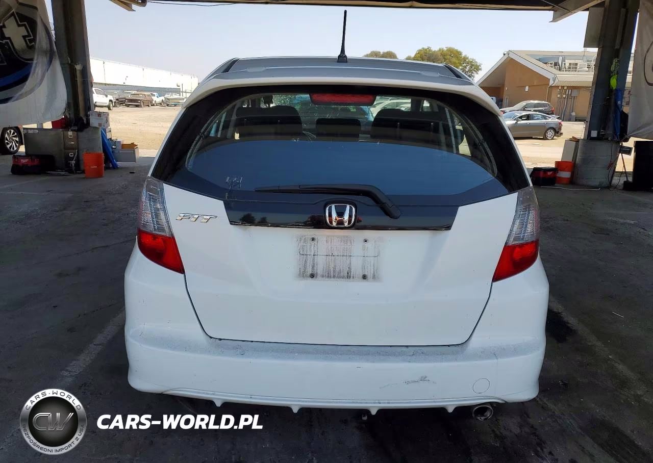 2013 Honda Fit Sport VIN:JHMGE8H53DC057407 - 6