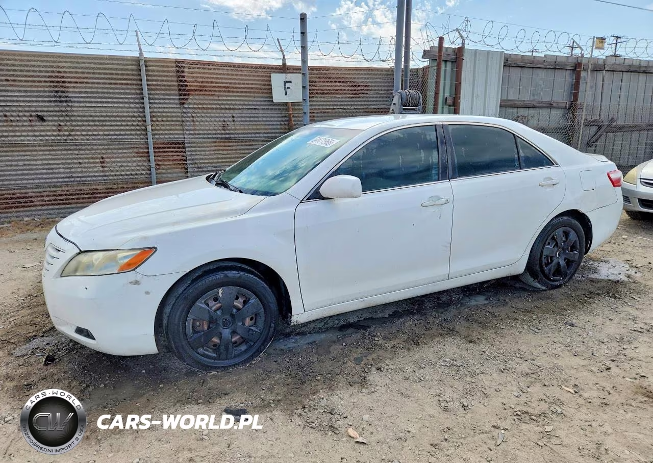 2009 Toyota Camry Le – zdjęcie 1 z 12