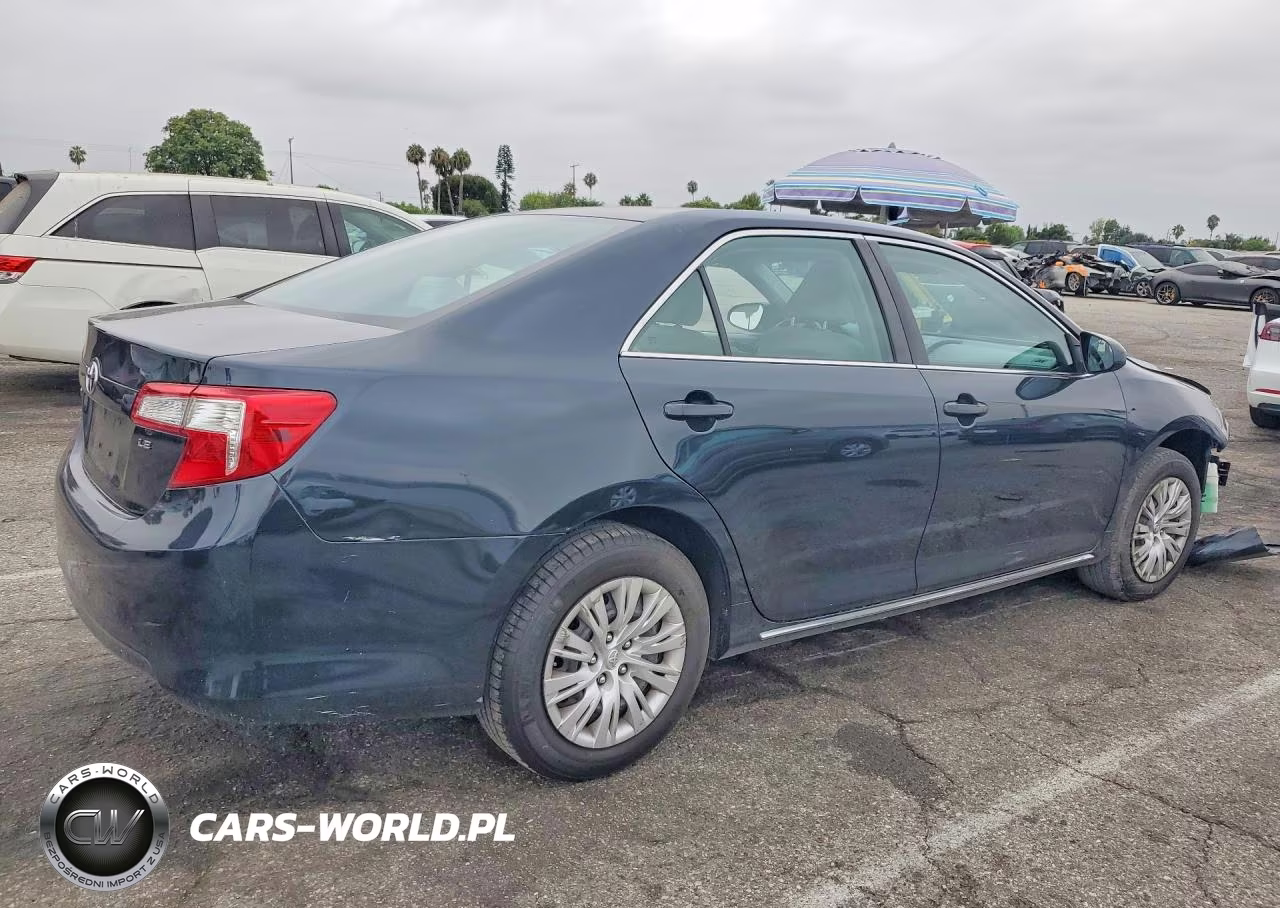 2014 Toyota Camry Le VIN:4T4BF1FK1ER420809 - 3