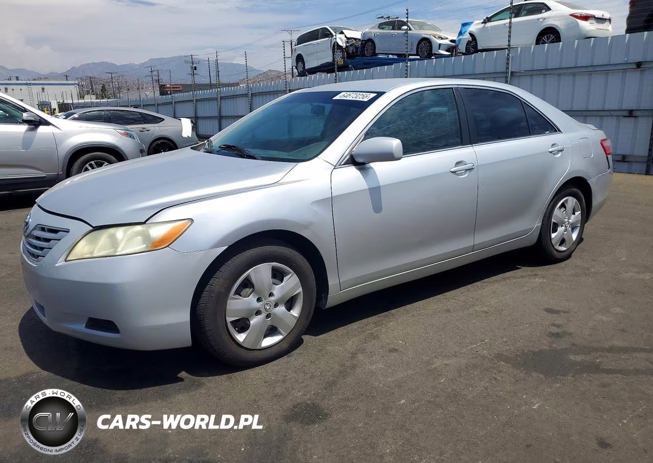 2009 Toyota Camry Le – zdjęcie 1 z 12