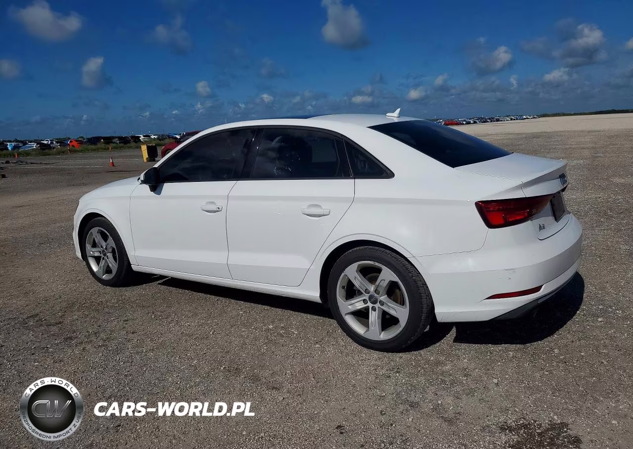 2017 Audi A3 Premium VIN:WAUAUGFF8H1027091 - 2