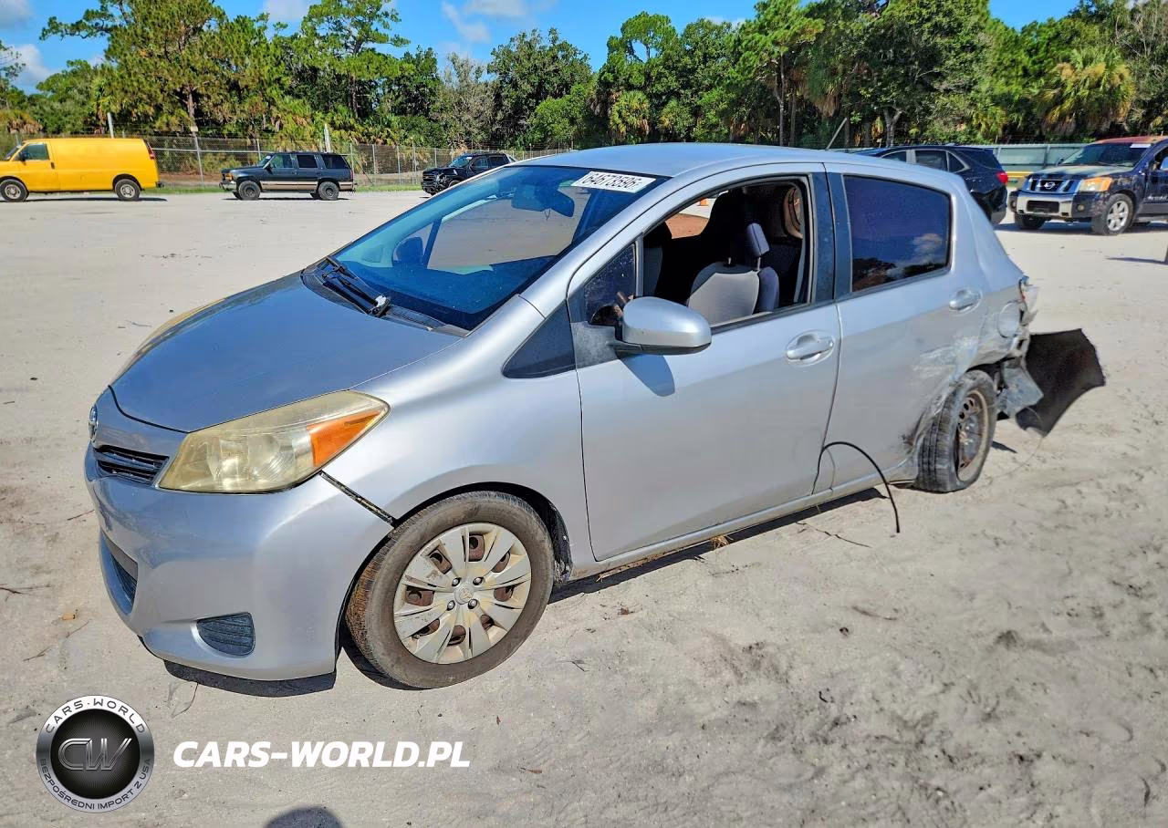 2012 Toyota Yaris 5-Door Le