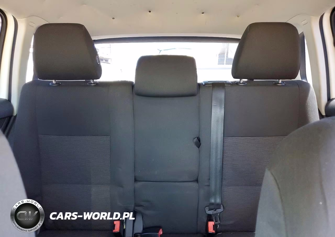 2015 Volkswagen Tiguan S VIN:WVGBV7AX2FW587687 - 10