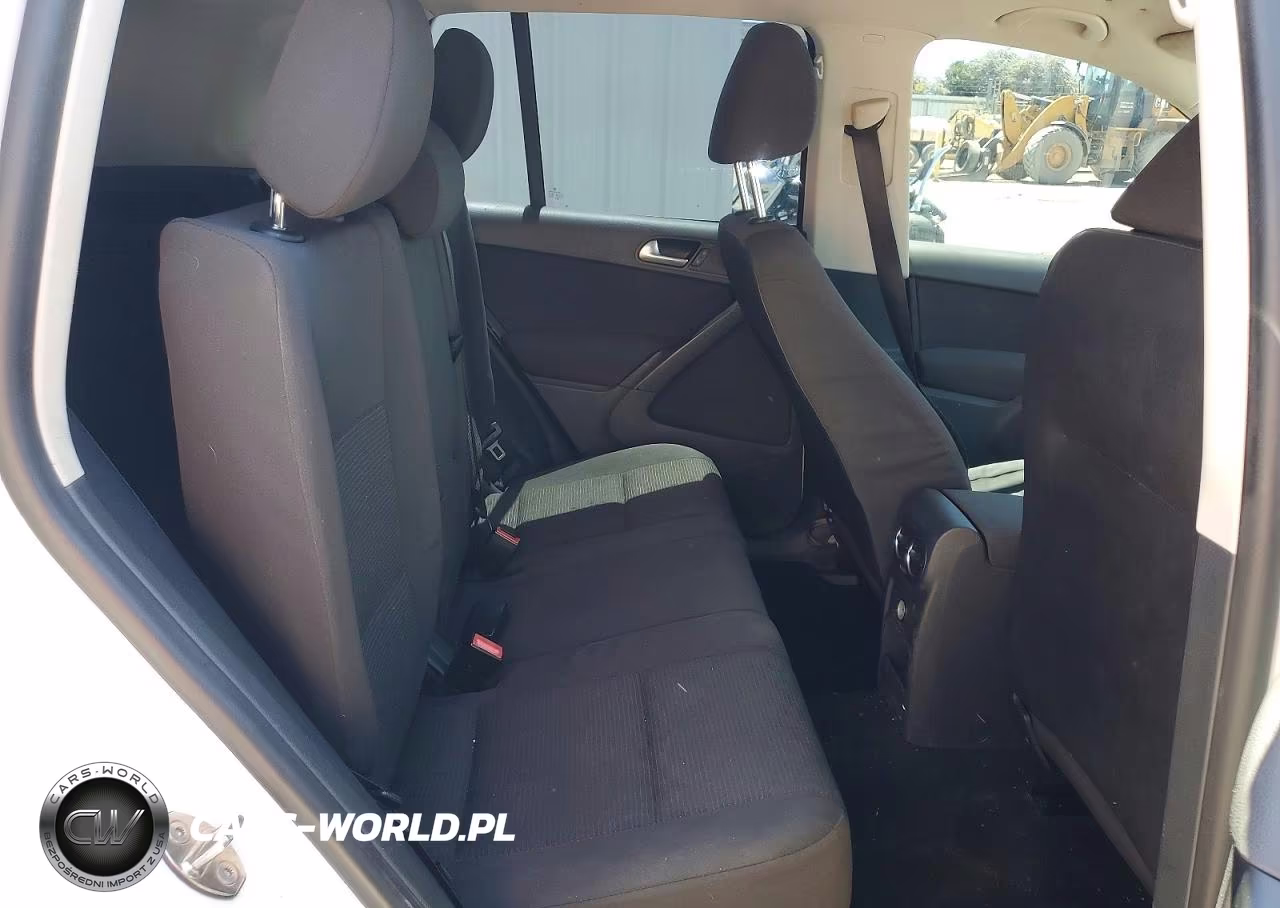 2015 Volkswagen Tiguan S VIN:WVGBV7AX2FW587687 - 11